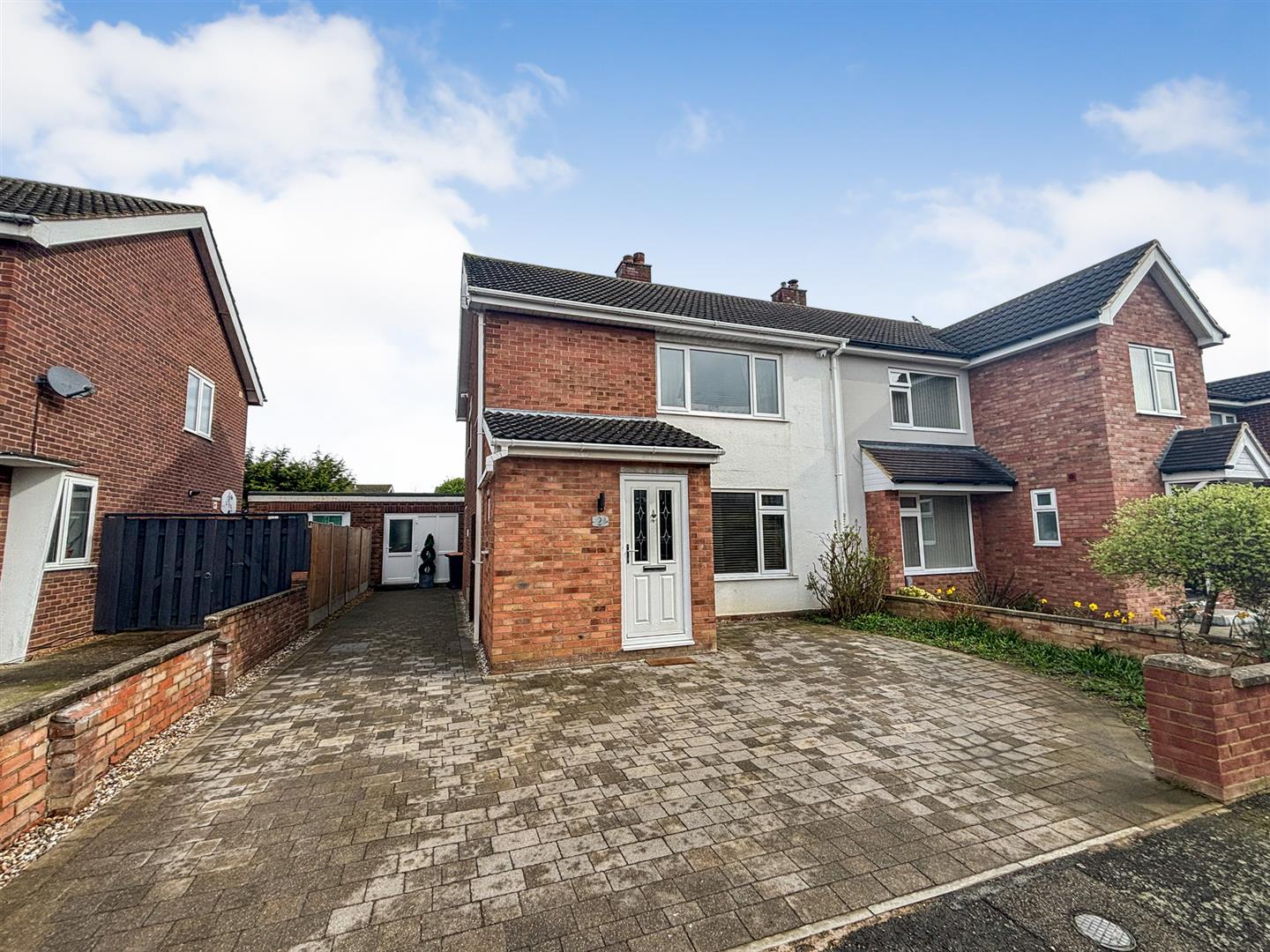3 bed property in Conway Crescent, Bedford